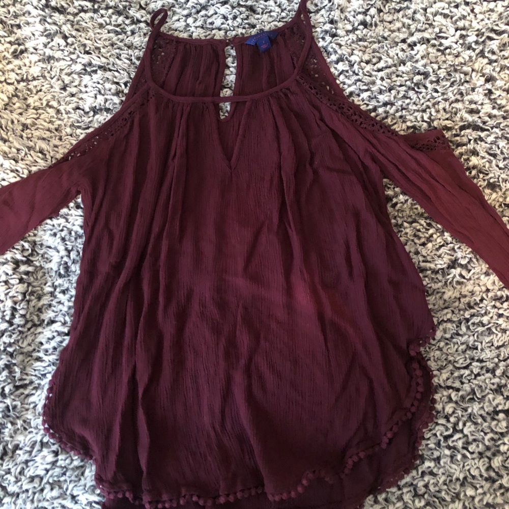 maroon/burgundy no shoulder shirt